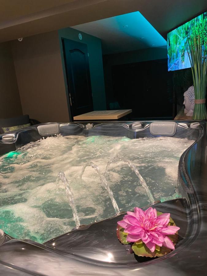 A La Belle Etoile, Le Spa Detente Celeste Loison-sous-Lens Buitenkant foto